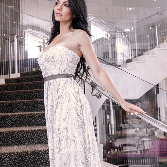 BCBGMaxAzria Dresses & Skirts - BCBGMaxAzria White Strapless Sundress Cocktail